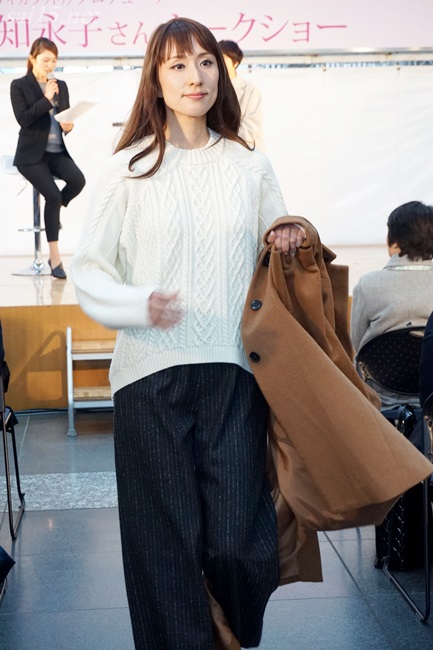 黒田知永子コートの着こなし・ファッションコーデイベント